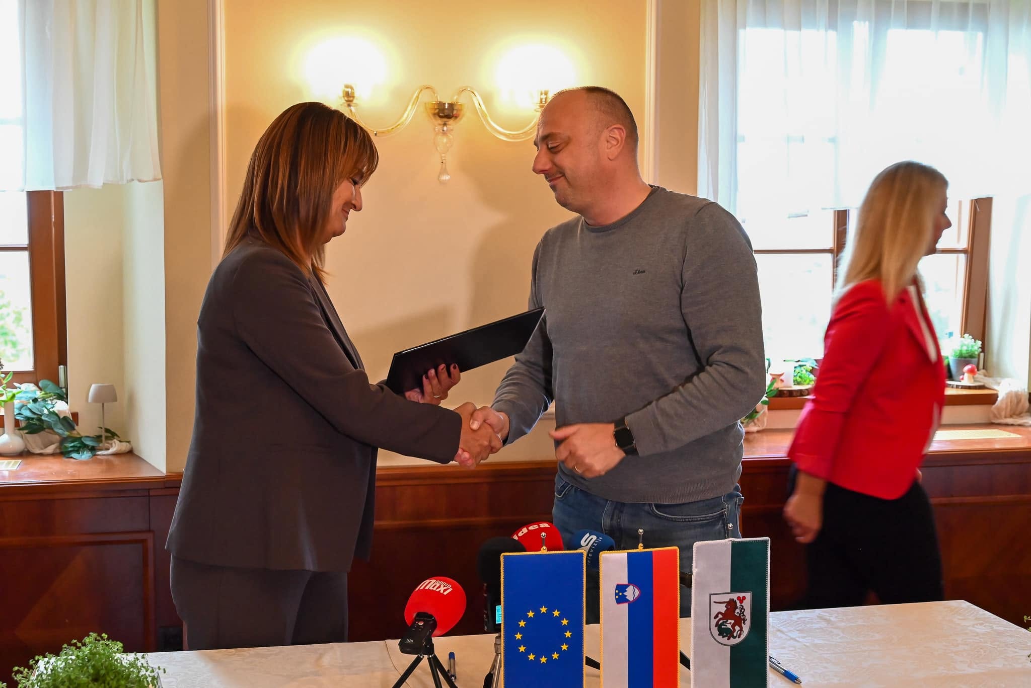 Opis slike ni na voljo.